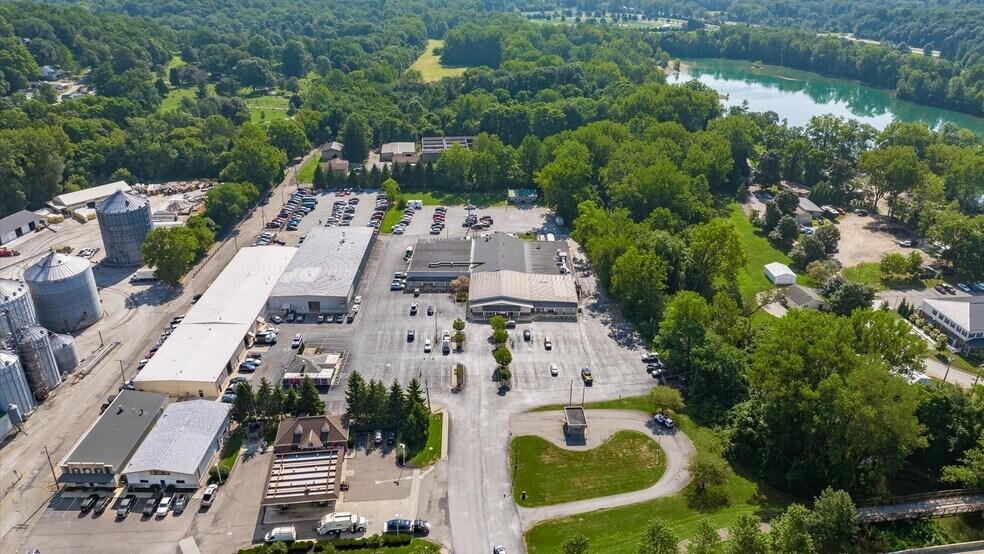 More Photos Of 484 S Main St, Granville Supermarket For Sale