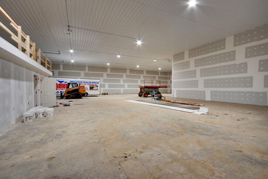 More Photos Of 5101 Kochs Ln, Quincy Warehouse For Lease