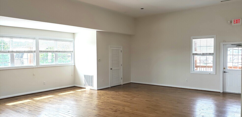 More Photos Of 14319 Manchester Rd, Ballwin Freestanding For Lease