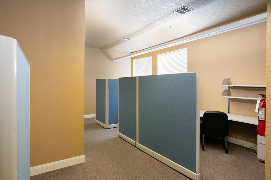 More Photos Of 2634 Kerrybrook Ct, San Antonio Medical For Lease