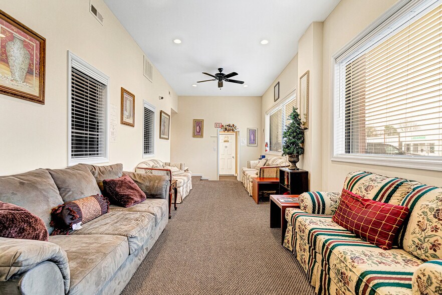 More Photos Of 10 W Williamsburg Rd, Sandston Office For Sale