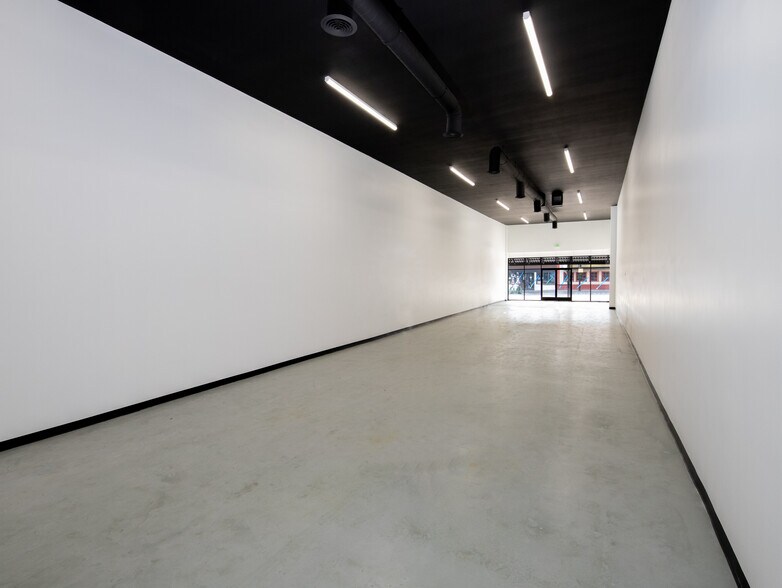 More Photos Of 212 N San Fernando Blvd, Burbank Storefront For Sale