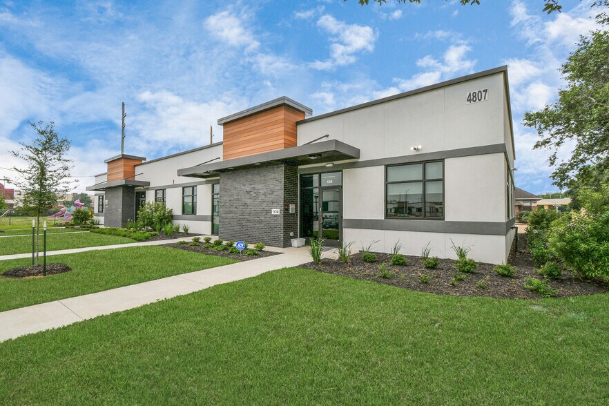 More Photos Of 4807 Sugar Grove Blvd, Stafford Medical For Lease