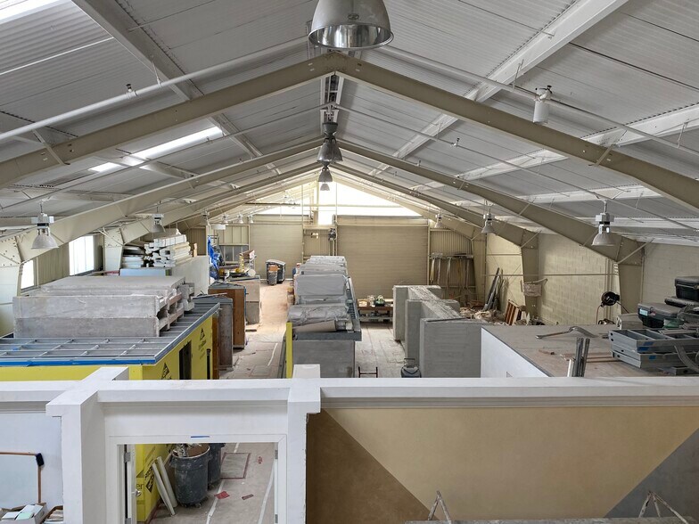 More Photos Of 39 S Linden Ave, South San Francisco Industrial For Lease