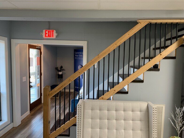 More Photos Of 219 8th St N, Columbus Office Residential For Lease