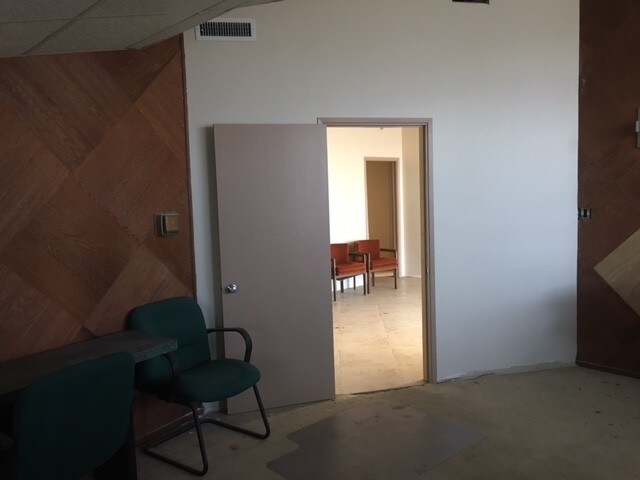 More Photos Of 218 W E St, Ontario Medical For Sale