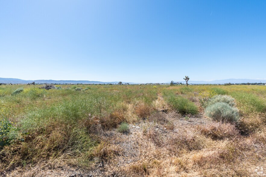 More Photos Of W Avenue L4 @ Sierra Highway, Lancaster Distribution For Sale