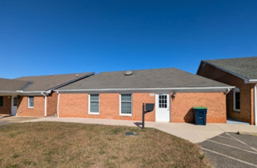 More Photos Of 1071 Turnpike Rd, Bedford Office For Lease
