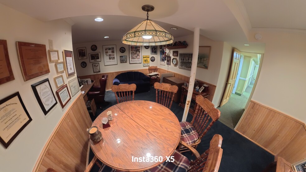 More Photos Of 302 Willis Ave, Mineola Freestanding For Lease