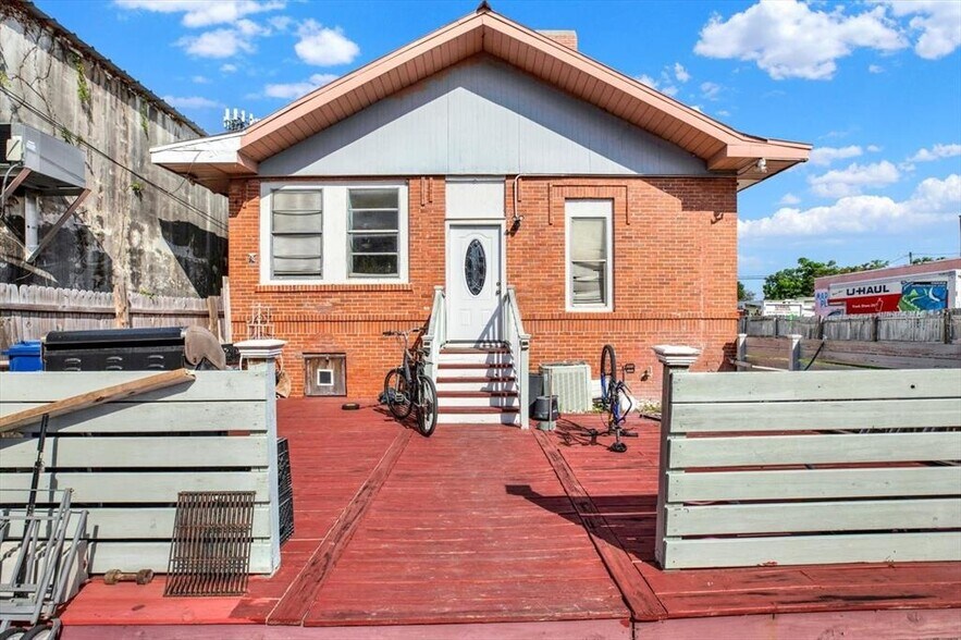 More Photos Of 5210 N Nebraska Ave, Tampa Apartments For Sale