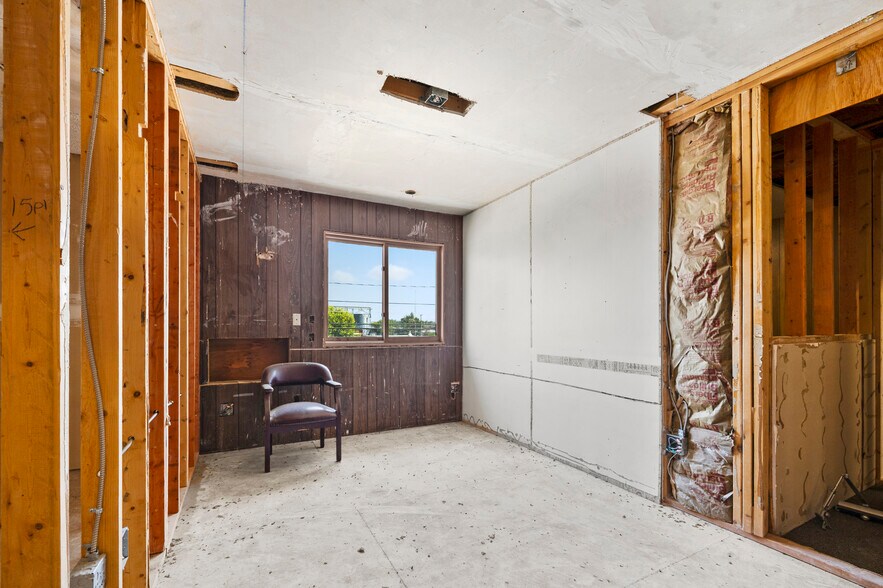 More Photos Of 537 2nd St, Havre Hotel For Sale