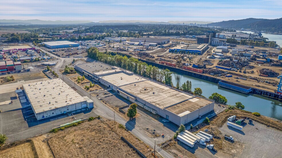 More Photos Of 9930 N Burgard Way, Portland Warehouse For Sale