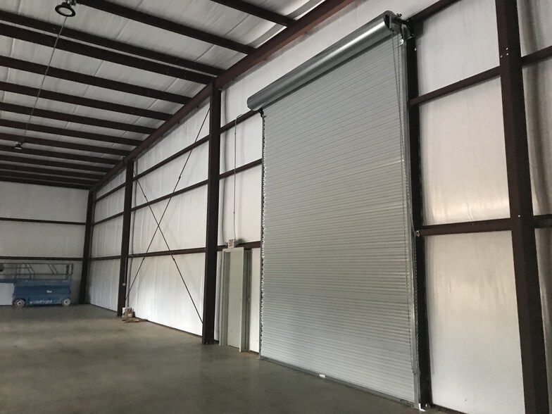 More Photos Of 409 Highway 64, Ocoee Showroom For Sale