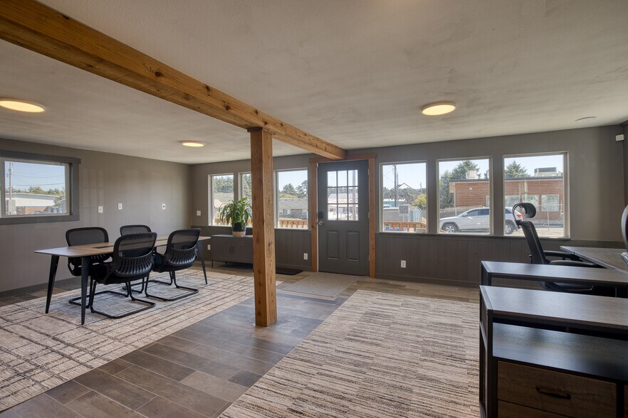 More Photos Of 40 Main St, Pacific Beach Flex For Sale