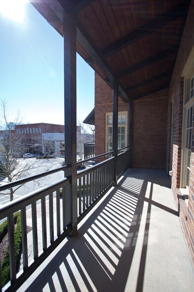 More Photos Of 5829 Clarion St, Cumming Business Park For Lease