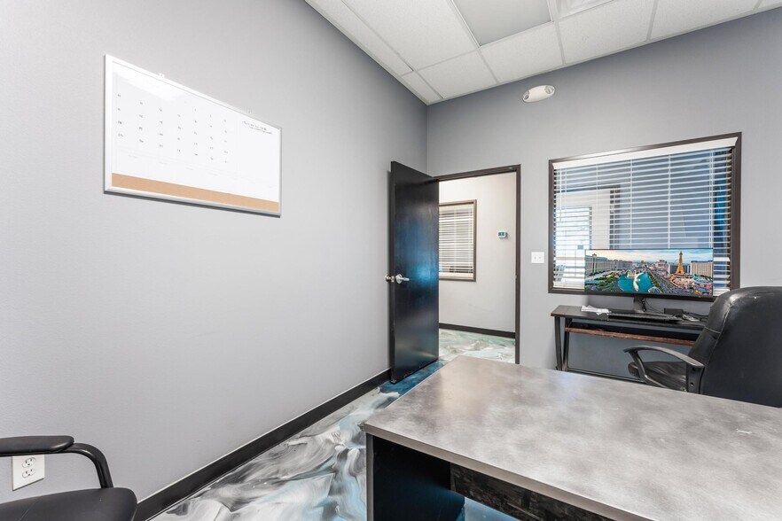 More Photos Of 6230 McLeod Dr, Las Vegas Office For Sale