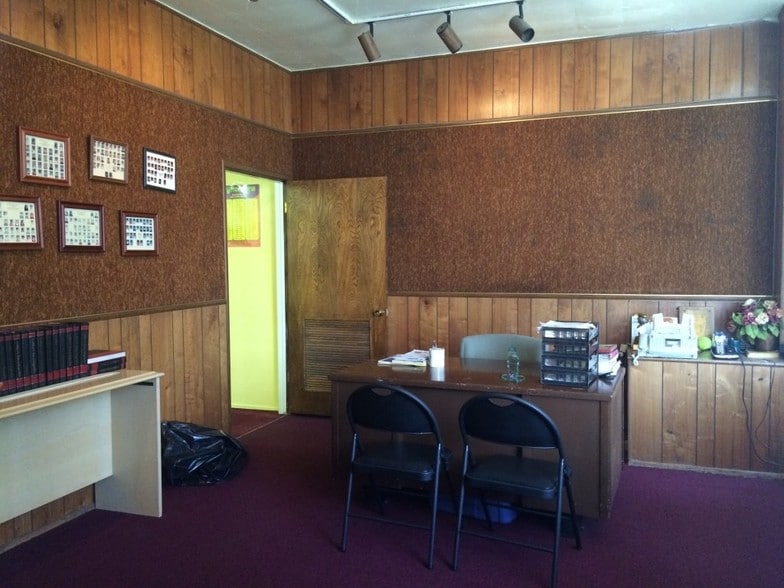 More Photos Of 12065 Paramount Blvd, Downey Storefront For Lease