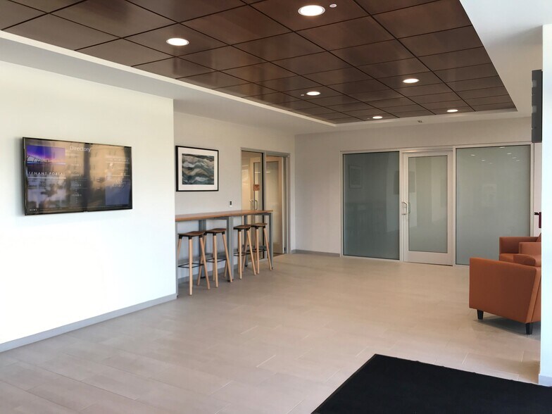 More Photos Of 160 Newtown Rd, Virginia Beach Office For Lease