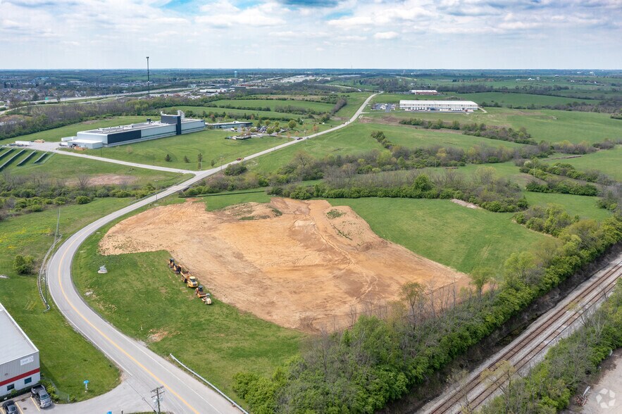 More Photos Of 1001 Rolling Hills Ln, Winchester Distribution For Sale