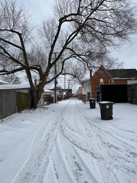 More Photos Of 20477 Van Dyke St, Detroit General Retail For Sale