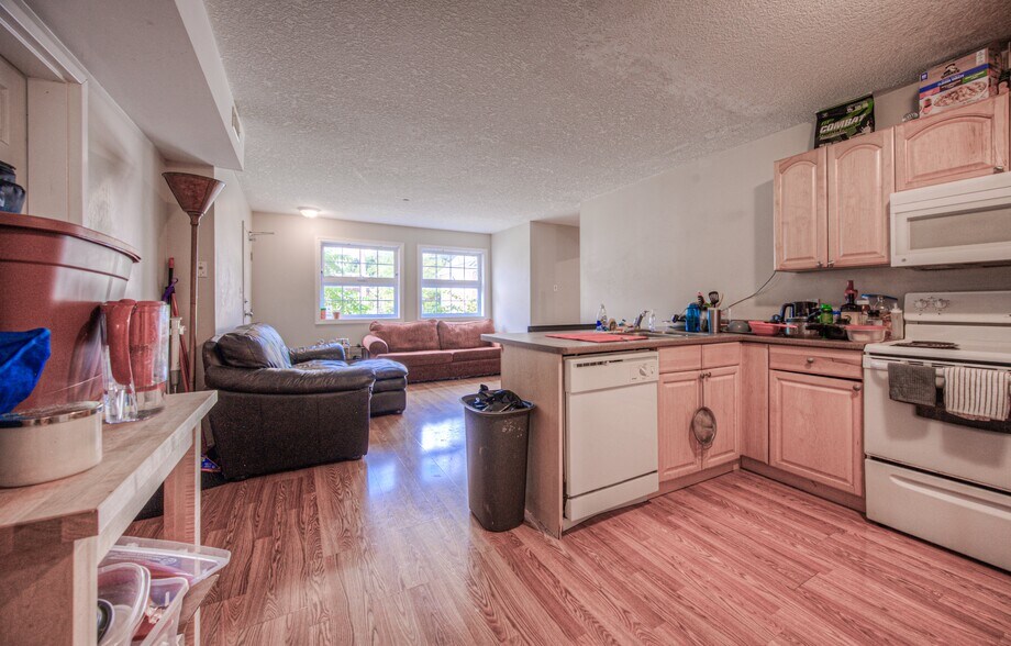 More Photos Of 172 Regina St N, Waterloo Apartments For Sale