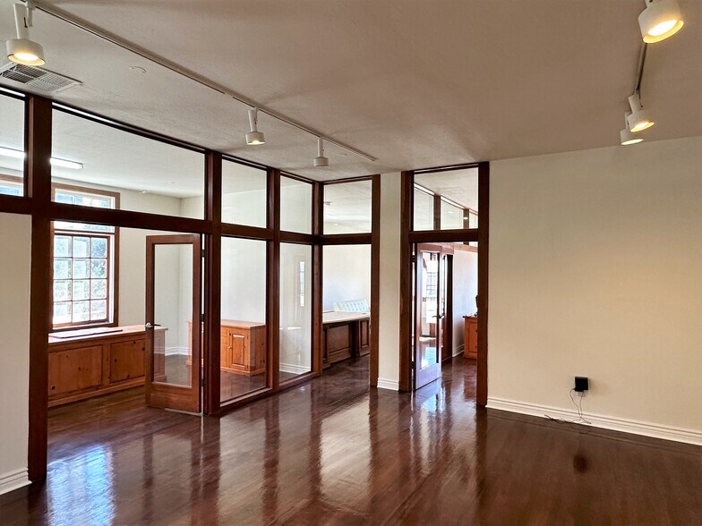 More Photos Of 200 Culver Blvd, Playa Del Rey Storefront Retail Residential For Lease