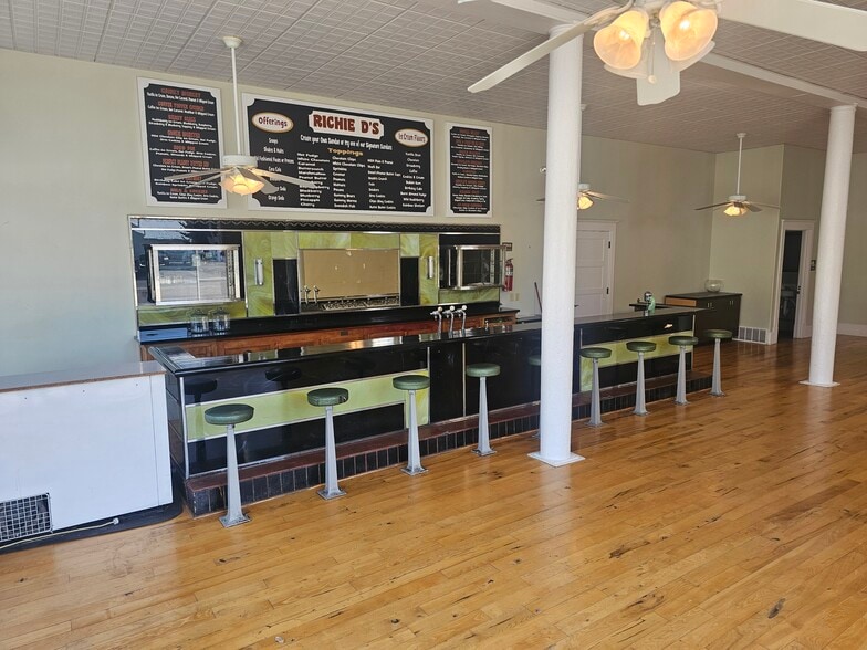 More Photos Of 2 S Main St, Coalville Loft Creative Space For Sale