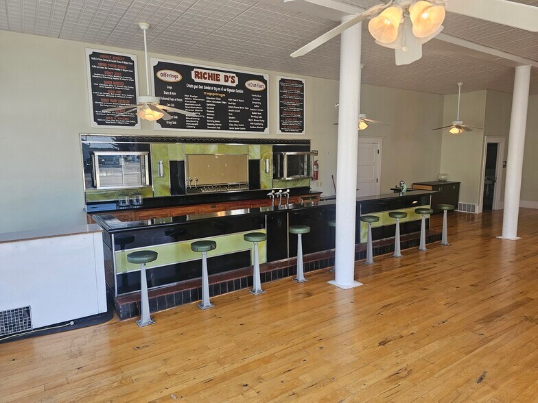 More Photos Of 2 S Main St, Coalville Loft Creative Space For Lease