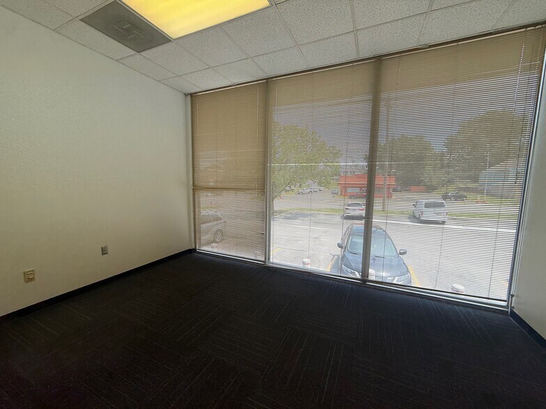 More Photos Of 1314 N 38th St, Kansas City Office For Lease