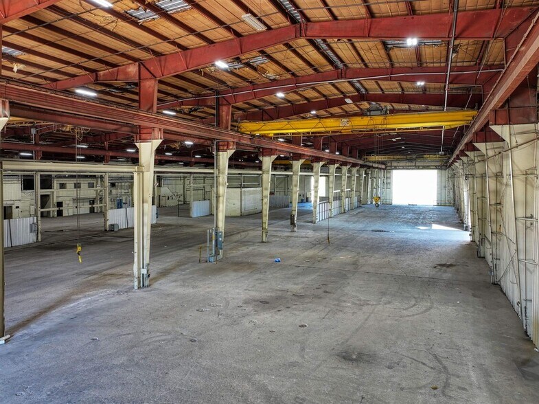 More Photos Of 115 Franklin Rd, Oak Ridge Warehouse For Sale