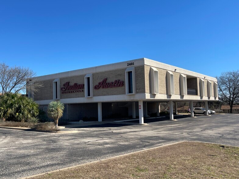 More Photos Of 2401 S Interstate 35, Austin Freestanding For Sale