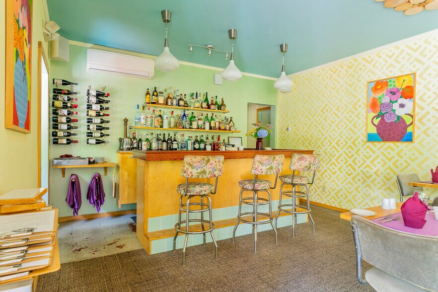 More Photos Of 5355 NY-212 Rt, Mount Tremper Hotel For Sale