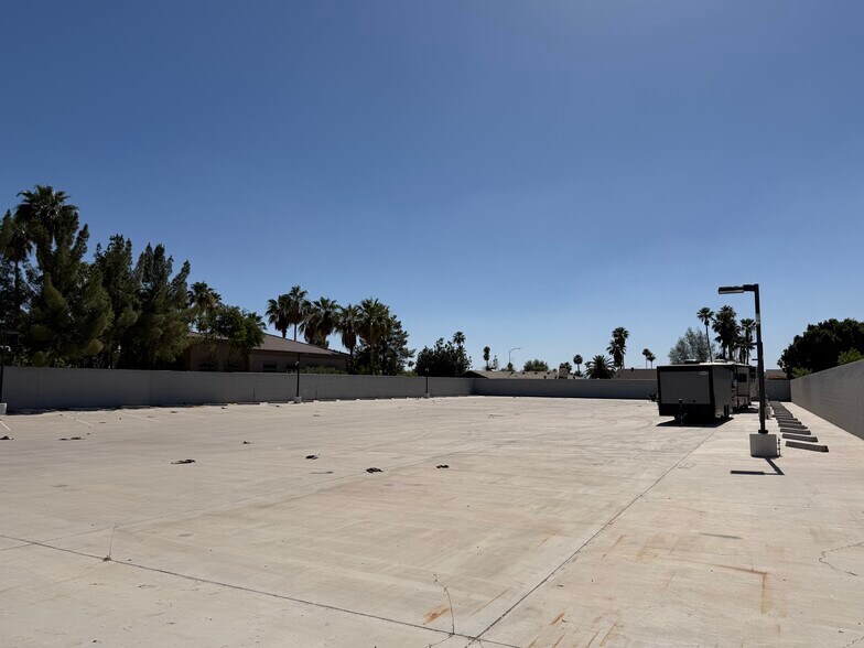 More Photos Of 2060 S Vineyard, Mesa Contractor Storage Yard For Lease