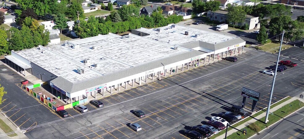 Primary Photo Of 901-927 S James Rd, Columbus Storefront For Sale