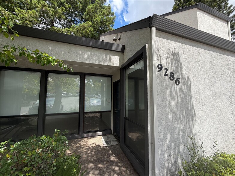 More Photos Of 9286-9290 Madison Ave, Orangevale Loft Creative Space For Lease