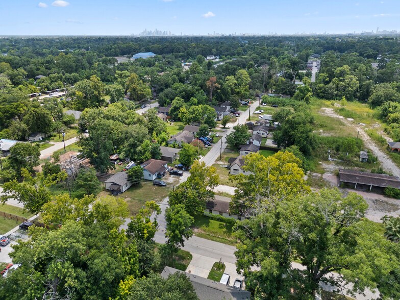 More Photos Of 2417 Lee St, Houston Specialty For Sale