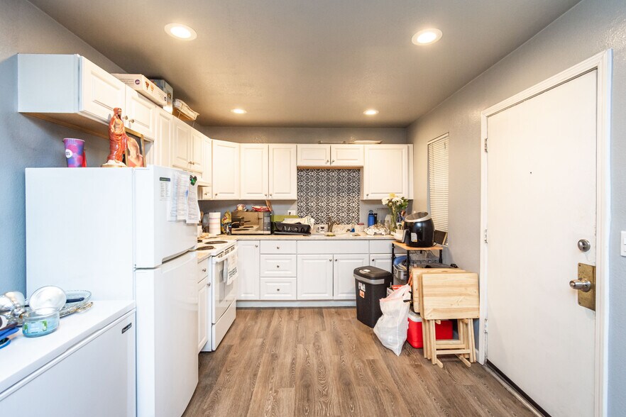 More Photos Of 1925 Grande Cir, Fairfield Apartments For Sale