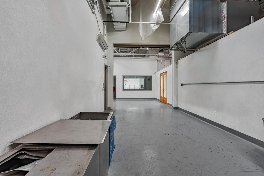 More Photos Of 1320-1326 9th St, Berkeley Warehouse For Sale