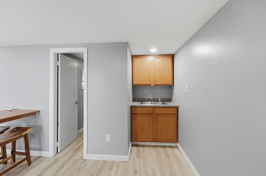 More Photos Of 415 Anthony St, Fall River Flex For Sale