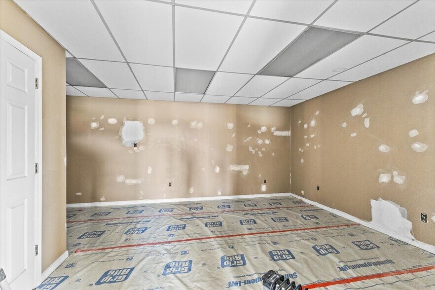 More Photos Of 3861 Highway 19 E, Elizabethton Office For Sale