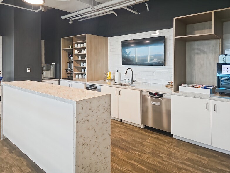 More Photos Of 12110 Sunset Hills Rd, Reston Coworking Space