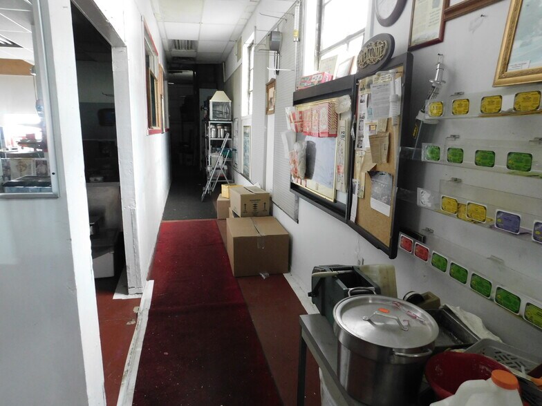 More Photos Of 1807 S Meridian St, Indianapolis Warehouse For Sale