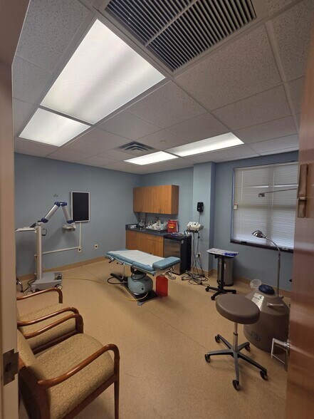 More Photos Of 780 Route 37 W, Toms River Medical For Lease