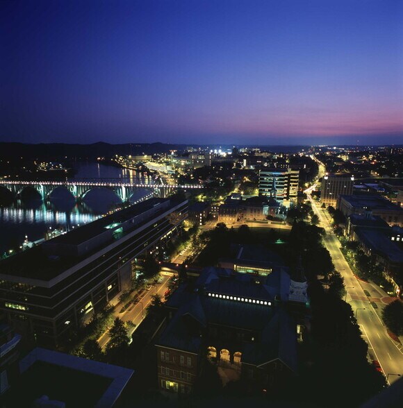 More Photos Of 900 S Gay St, Knoxville Office For Lease