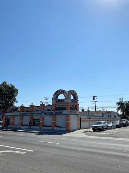 More Photos Of 4658 Firestone Blvd, South Gate Health Club For Sale