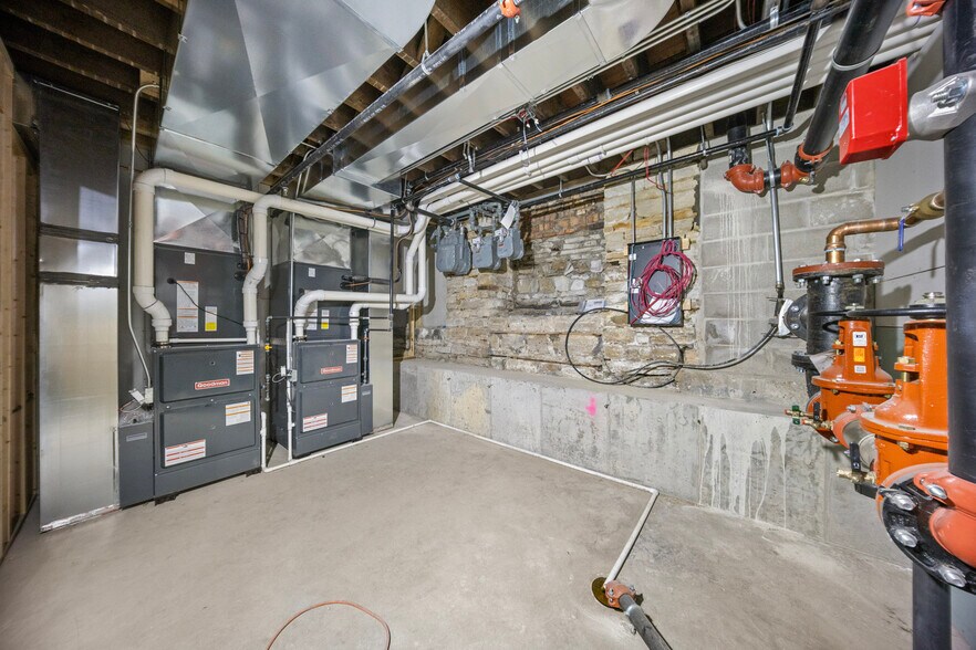 More Photos Of 1000 S State St, Lockport Restaurant For Lease