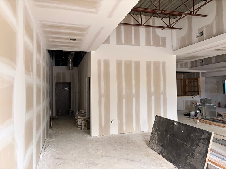 More Photos Of 7820 Holcomb Bridge Rd, Peachtree Corners General Retail For Sale