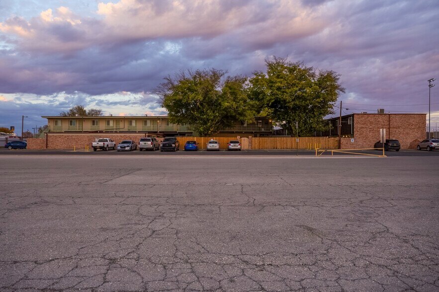 More Photos Of 1800 S Pennsylvania Ave, Roswell Apartments For Sale