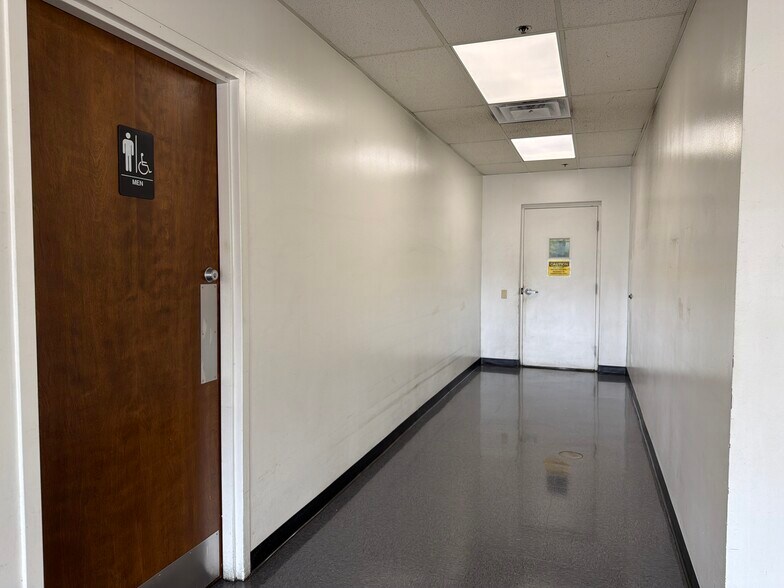 More Photos Of 1102 Aviation Blvd, Hebron Warehouse For Lease