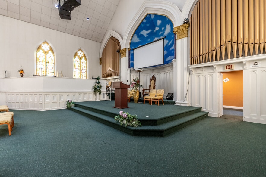 More Photos Of 360 Genesee St, Buffalo Religious Facility For Sale